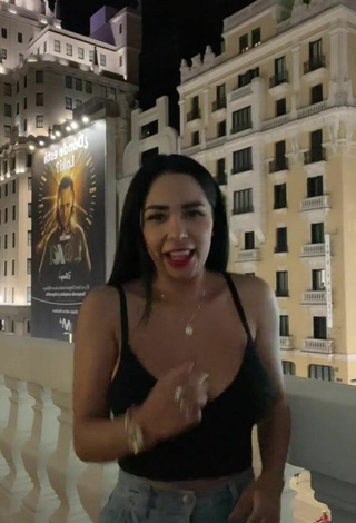 4. Cute Pao Castillo Shows Cleavage in Black Crop Top and Bouncing Tits