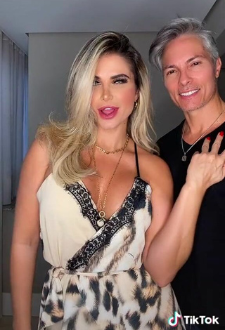 4. Sexy Pricylla Pedrosa Shows Cleavage in Dress