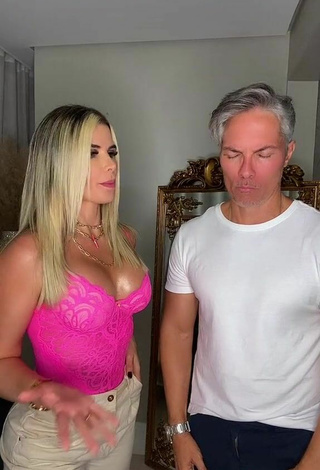 5. Sexy Pricylla Pedrosa Shows Cleavage in Firefly Rose Top