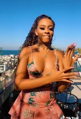 5. Sexy Ramana Borba Shows Cleavage in Floral Sundress and Bouncing Tits