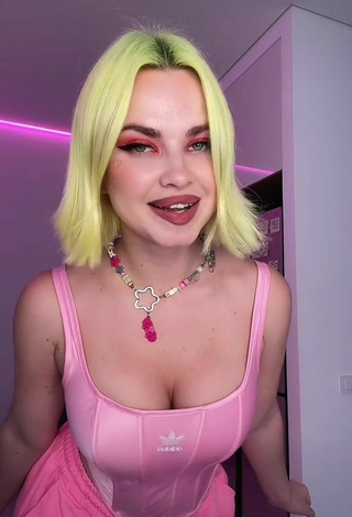 2. Sexy Rasa Shows Cleavage in Pink Corset and Bouncing Boobs