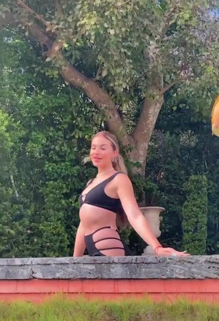 2. Sexy Emely Hernandez in Black Bikini Top