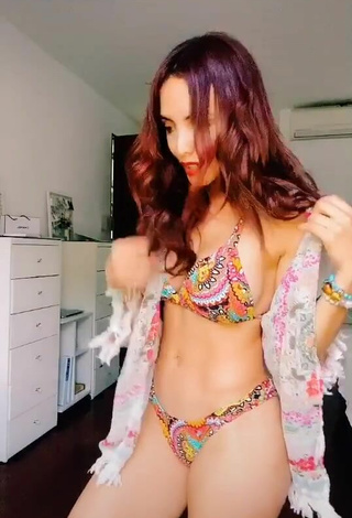2. Rosángela Espinoza Shows Cleavage in Sweet Bikini