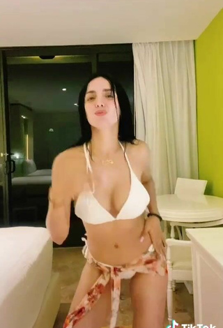 5. Magnetic Rosángela Espinoza Shows Cleavage in Appealing White Bikini