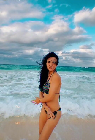 2. Magnificent Rosángela Espinoza Shows Cleavage in Black Bikini at the Beach