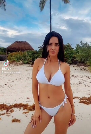 3. Gorgeous Rosángela Espinoza Shows Cleavage in Alluring White Bikini at the Beach