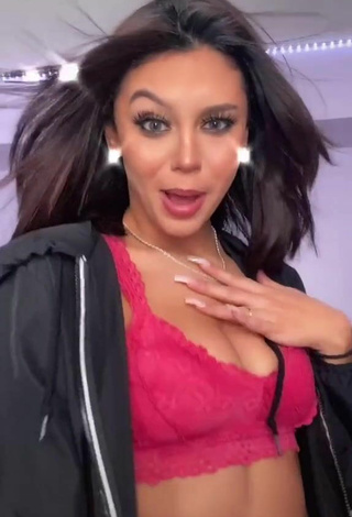Pretty Rosee_20 Shows Cleavage in Red Crop Top and Bouncing Boobs