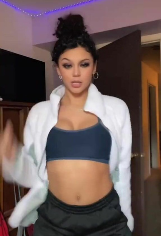 2. Sexy Rosee_20 Shows Cleavage in Grey Sport Bra and Bouncing Breasts