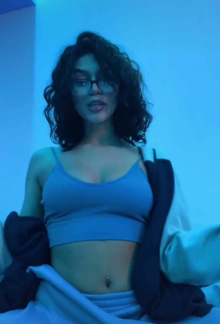 4. Sexy Rosee_20 Shows Cleavage in Blue Crop Top Braless