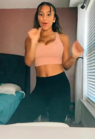 5. Seductive Shayla Marie Shows Cleavage in Pink Crop Top and Bouncing Tits