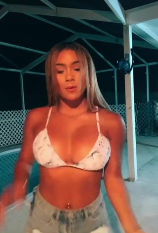 3. Hot Shayla Marie Shows Cleavage in Bikini Top and Bouncing Boobs