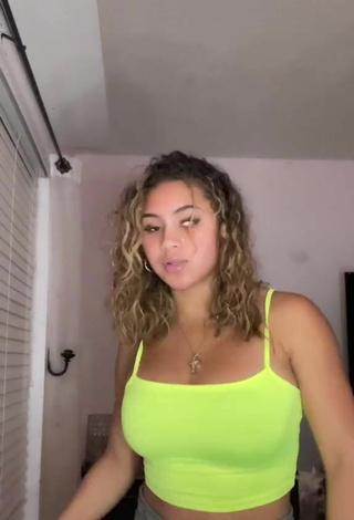 4. Hot Shayla Marie Shows Cleavage in Lime Green Crop Top
