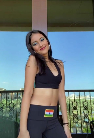 1. Sexy Shivani Paliwal in Black Sport Bra
