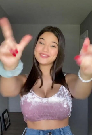 2. Dazzling Sofia Gomez Shows Cleavage in Inviting Pink Crop Top and Bouncing Boobs
