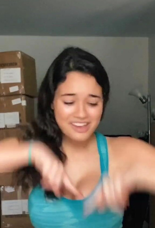 4. Hot Sofia Gomez Shows Cleavage in Blue Sport Bra and Bouncing Tits