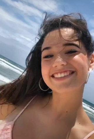 3. Seductive Sofia Gomez Shows Cleavage in Pink Bikini at the Beach and Bouncing Boobs