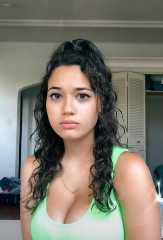 Hottie Sofia Gomez Shows Cleavage in Green Top and Bouncing Tits