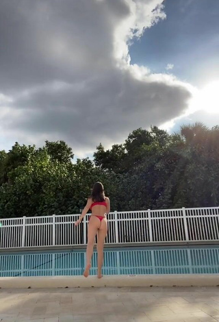 4. Sexy Sofia Gomez in Thong at the Swimming Pool
