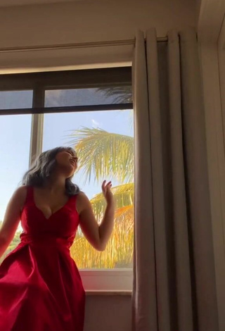 5. Beautiful Sofia Gomez Shows Cleavage in Sexy Red Dress