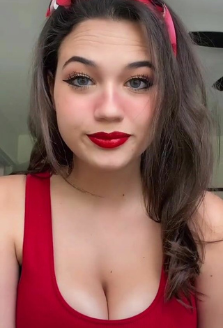 5. Sexy Sofia Gomez Shows Cleavage in Red Top