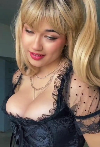 5. Cute Sofia Gomez Shows Cleavage in Black Corset and Bouncing Tits