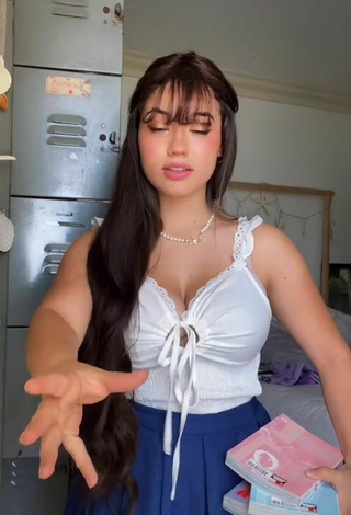 3. Erotic Sofia Gomez Shows Cleavage in White Crop Top and Bouncing Boobs