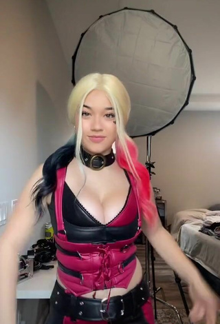 4. Sexy Sofia Gomez Shows Cosplay and Bouncing Boobs