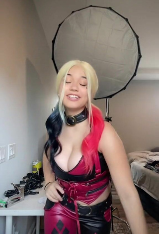 5. Sexy Sofia Gomez Shows Cosplay and Bouncing Boobs