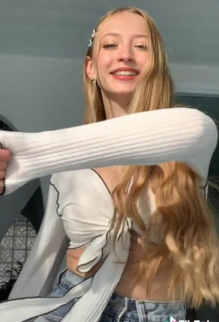 5. Sweet Sophia Diamond Shows Cleavage in Cute White Crop Top and Bouncing Boobs