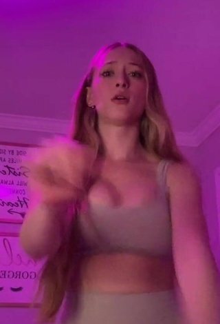 4. Amazing Sophia Diamond Shows Cleavage in Hot Grey Crop Top and Bouncing Tits