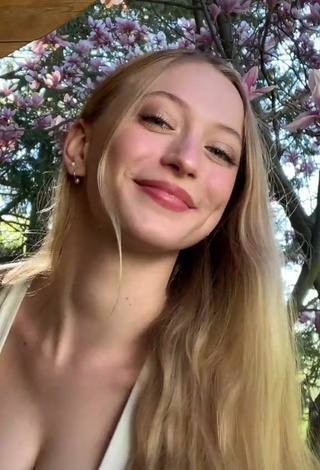 Hottie Sophia Diamond Shows Cleavage in White Crop Top and Bouncing Boobs