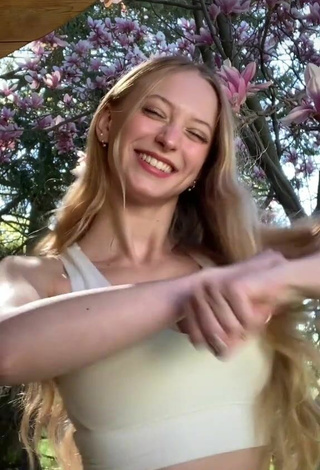 3. Hottie Sophia Diamond Shows Cleavage in White Crop Top and Bouncing Boobs
