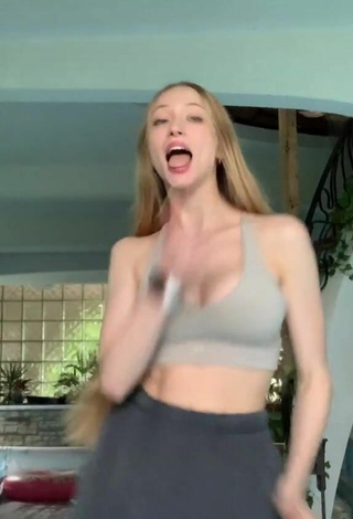 4. Beautiful Sophia Diamond Shows Cleavage in Sexy Grey Crop Top and Bouncing Boobs