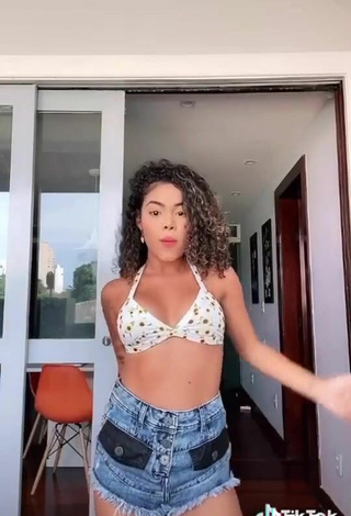 5. Sexy Sthefane Matos Shows Cleavage in Floral Bikini Top and Bouncing Tits