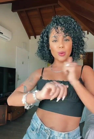 4. Hot Sthefane Matos in Black Crop Top and Bouncing Breasts