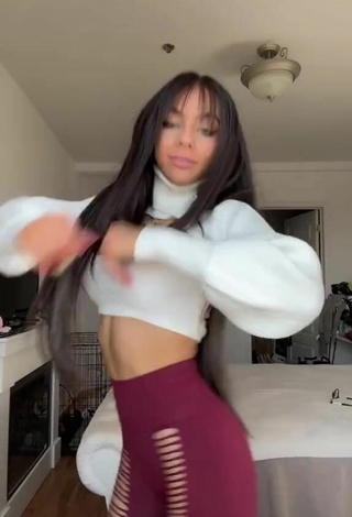 4. Hot Christina Kalamvokis Shows Cleavage in White Crop Top and Bouncing Tits