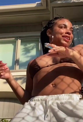 5. Hot Syera Plitt Shows Cleavage in Brown Bikini Top