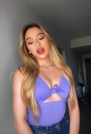 Erotic Teressa Dillon Shows Cleavage in Blue Top