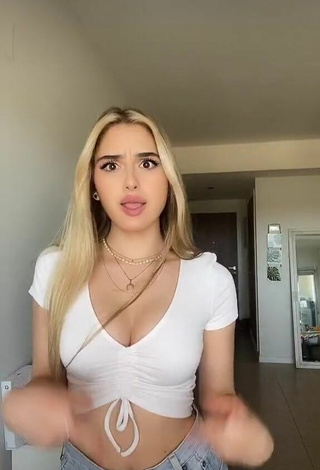 Teressa Dillon Shows Cleavage in Sexy White Crop Top and Bouncing Boobs