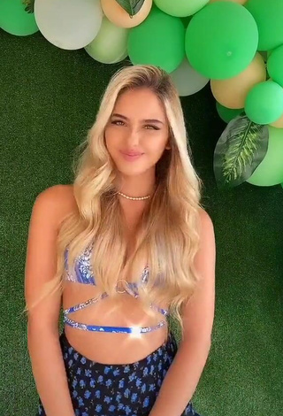 Sexy Teressa Dillon Shows Cleavage in Bikini Top