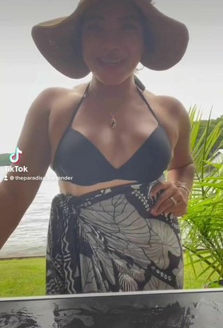 Sexy Ashley Hupp Shows Cleavage in Black Bikini Top at the Seafront