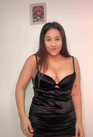 3. Sexy Dailyn Montañez Shows Cleavage in Black Dress and Bouncing Boobs
