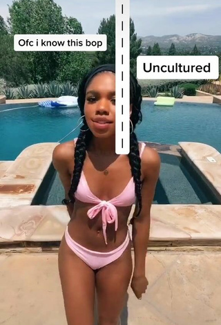 5. Teala Dunn Looks Beautiful in Pink Bikini at the Pool