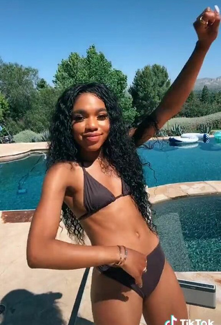 5. Sexy Teala Dunn in Thong at the Pool
