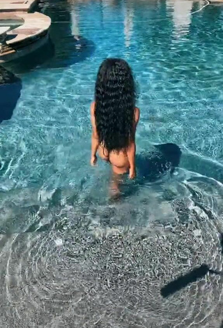 1. Teala Dunn Shows her Cute Butt at the Pool