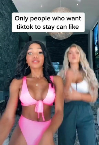 4. Teala Dunn Demonstrates Amazing Cleavage and Bouncing Boobs
