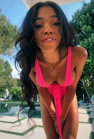 Magnificent Teala Dunn Shows Butt at the Swimming Pool