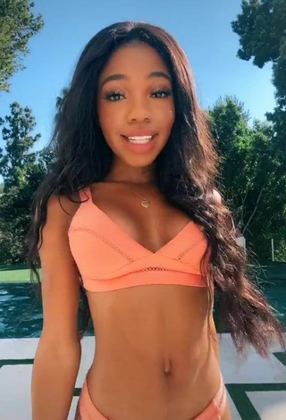 1. Gorgeous Teala Dunn Shows Butt at the Swimming Pool