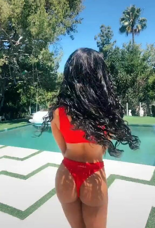 2. Fine Teala Dunn Shows Butt at the Swimming Pool