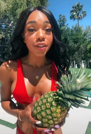 5. Fine Teala Dunn Shows Butt at the Swimming Pool